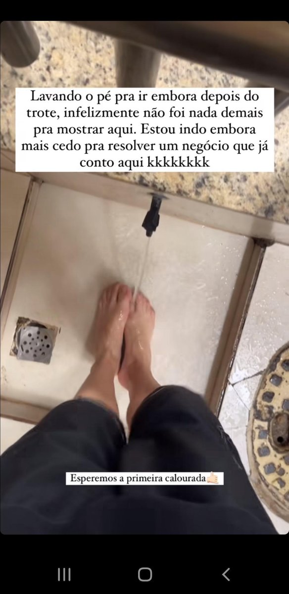 me_donmid's tweet photo. Os pes do @MiguelMartineiz  🤤 https://t.co/z19zZ3lGmj