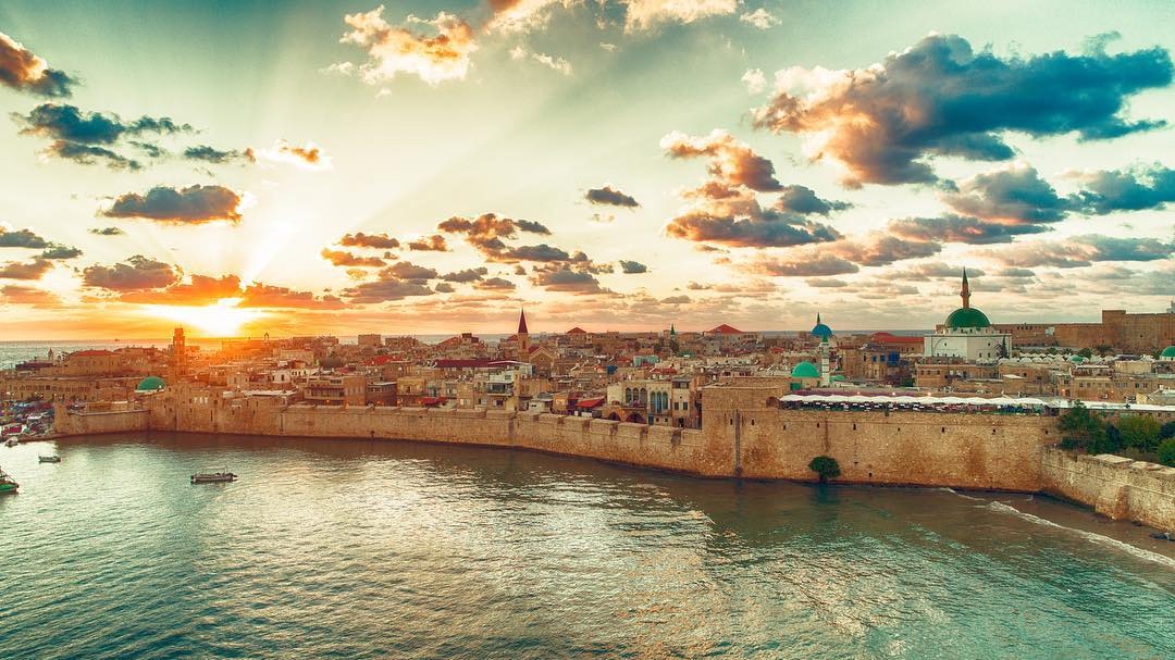 El norte de #Israel es una de las regiones más bellas de nuestro país. Se caracteriza por su naturaleza, sus lugares históricos y la coexistencia de su población. Allí personas de diferentes credos y religiones conviven en paz.

Esa paz se ve interrumpida desde hace meses, y no