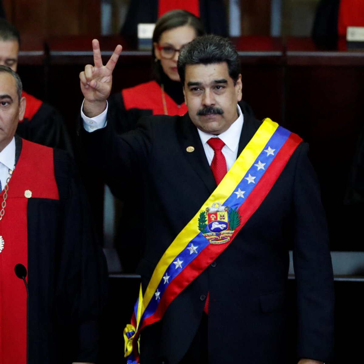 #UltimoMinuto Presidente Nicolás Maduro: X ha incitado al odio, ha promovido una guerra civil entre venezolanos, por eso he firmado un punto de cuenta para sacar la red social X de Venezuela hasta que ellos presenten los recaudos solicitados por @conatel. ¡Get out Elon Musk!