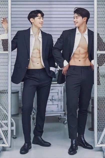 教えてください！！
この2人にはどこに行ったら会えますか？！