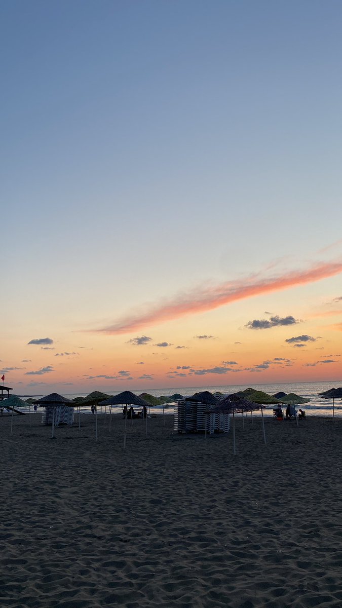 Sonunda kız kıza bir yıldır planladığınız o tatile çıkmışsınızdır ☀️🤍