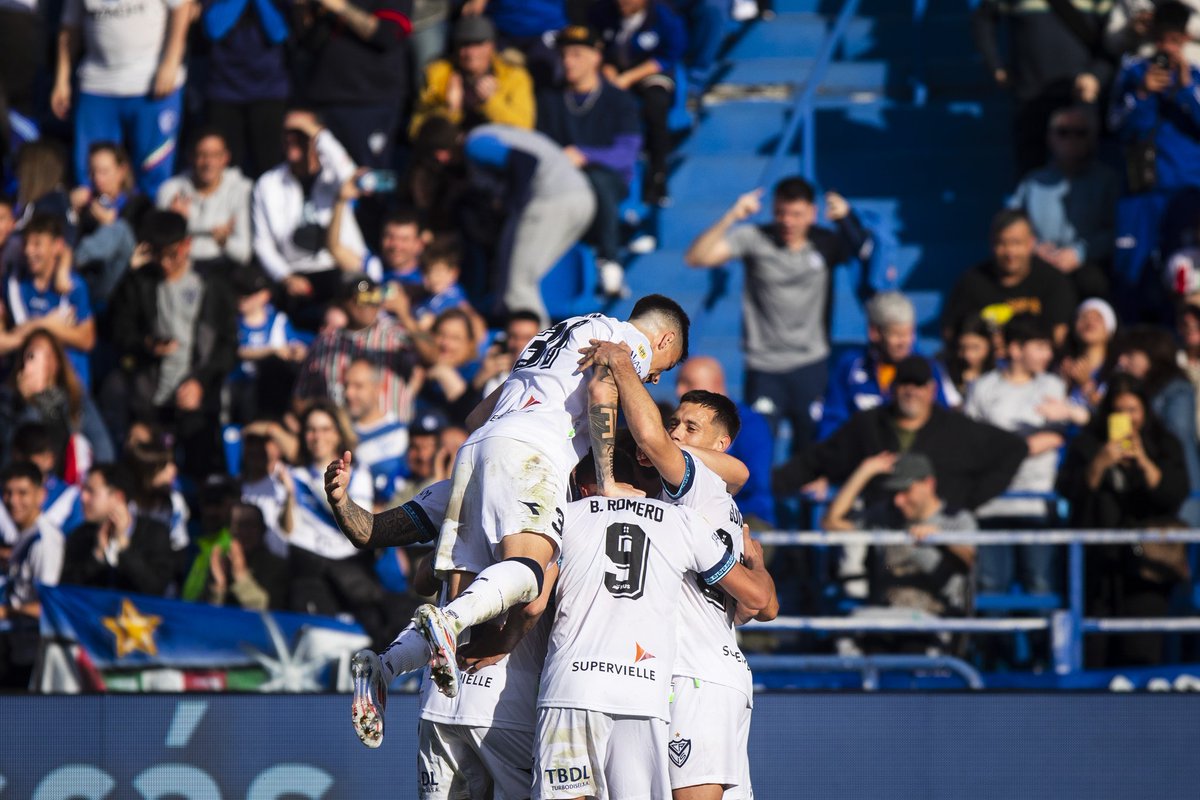 🙌🏼 VIVÍ EN CASA EL PARTIDO FRENTE A BANFIELD

Este domingo desde las 17 en el sector Bajo Sur (Puerta 15) siendo socio o socia, vení a ver el encuentro por pantalla gigante en el Amalfitani de forma gratuita. 

¡Te esperamos para alentar unidos! 💙💪🏼