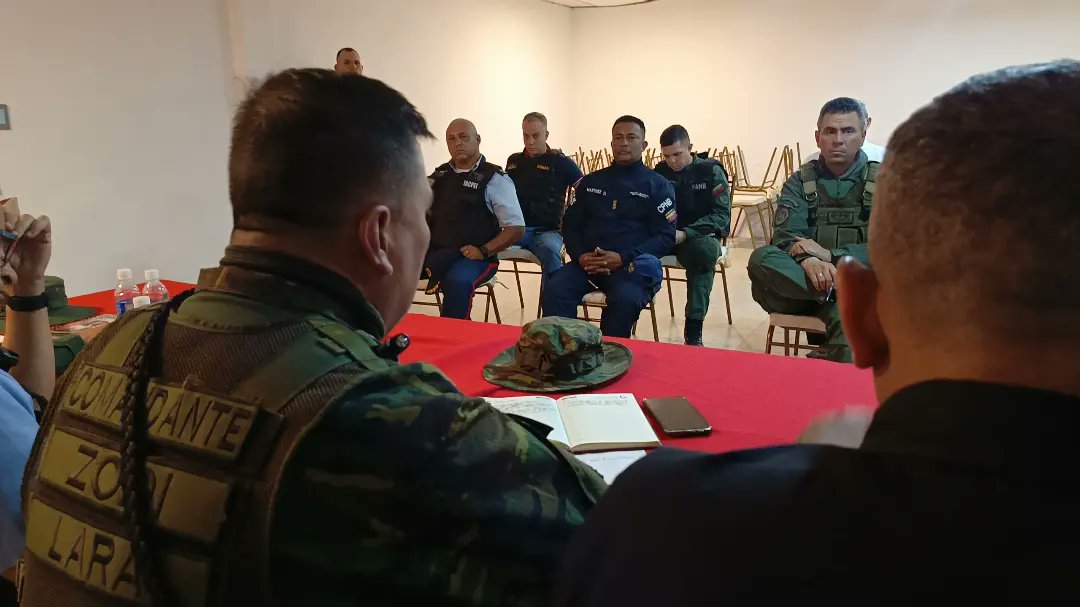 #05Agosto ||• Cumpliendo instrucciones del Ciudadano Gobernador <a href="/AdolfoP_Oficial/">Adolfo Pereira Gobernador</a>, el Secretario de Seguridad Ciudadana y Paz G/D <a href="/maldonado_amg/">Martin Maldonado.</a>, efectuó reunión de coordinación, junto al comandante de la ZODILARA y OSC en el municipio Jiménez. 
•
#NuestraBanderaEsLaPaz