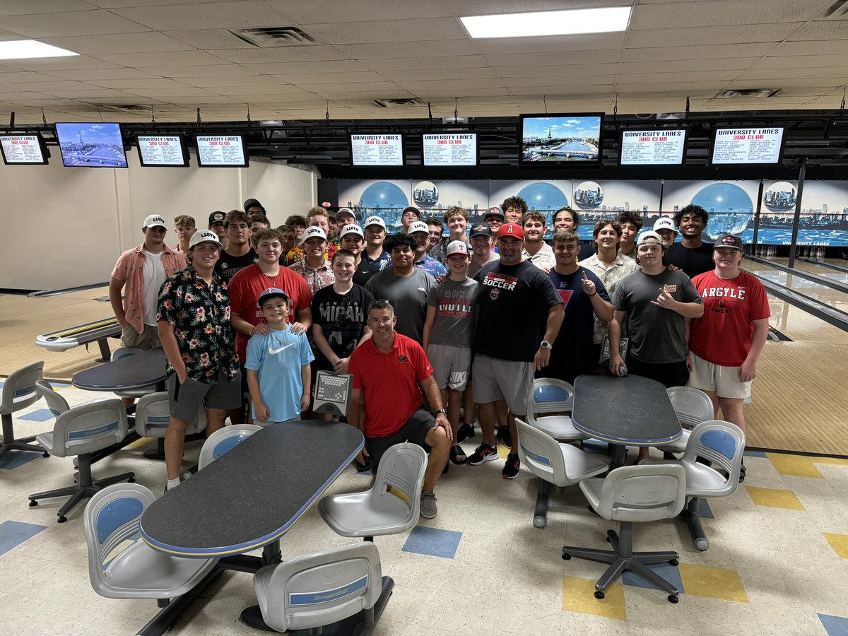 🎳HOG BOWL 2024🎳
DL wins the title this year!
Let’s hope our OL can block better than they bowl - hello football season- we’ve missed you
#eyes