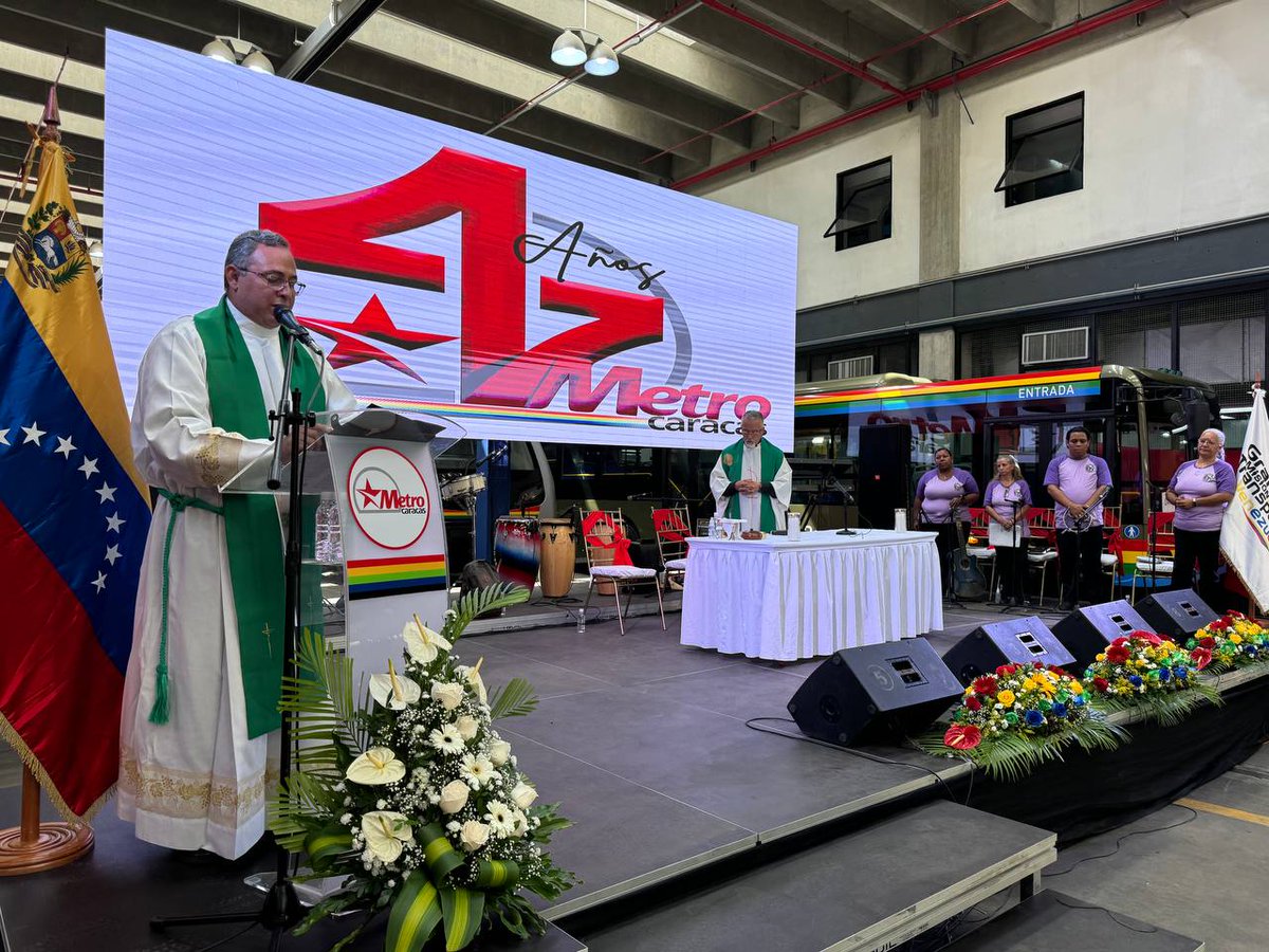 Ministerio del Poder Popular para el Transporte (@transportegobve) on Twitter photo ¡Hoy el <a href="/metro_caracas/">Metro de Caracas</a> está de fiesta! En celebración a los 47° años de servicios prestados a los usuarios capitalinos, la máxima autoridad de Transporte, <a href="/rvaraguayan/">Ramón Celestino Velásquez Araguayán</a>, asistió a la actividad aniversaria para condecorar a 385 trabajadores y trabajadoras, quienes han dedicado su ¡Hoy el <a href="/metro_caracas/">Metro de Caracas</a> está de fiesta! En celebración a los 47° años de servicios prestados a los usuarios capitalinos, la máxima autoridad de Transporte, <a href="/rvaraguayan/">Ramón Celestino Velásquez Araguayán</a>, asistió a la actividad aniversaria para condecorar a 385 trabajadores y trabajadoras, quienes han dedicado su