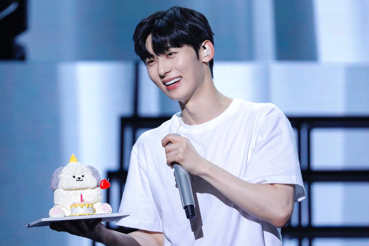 Priority89's tweet image. 🎂:)

#MH_DAY 
#황민현 #HWANGMINHYUN
#민현 #MINHYUN #ファンミンヒョン