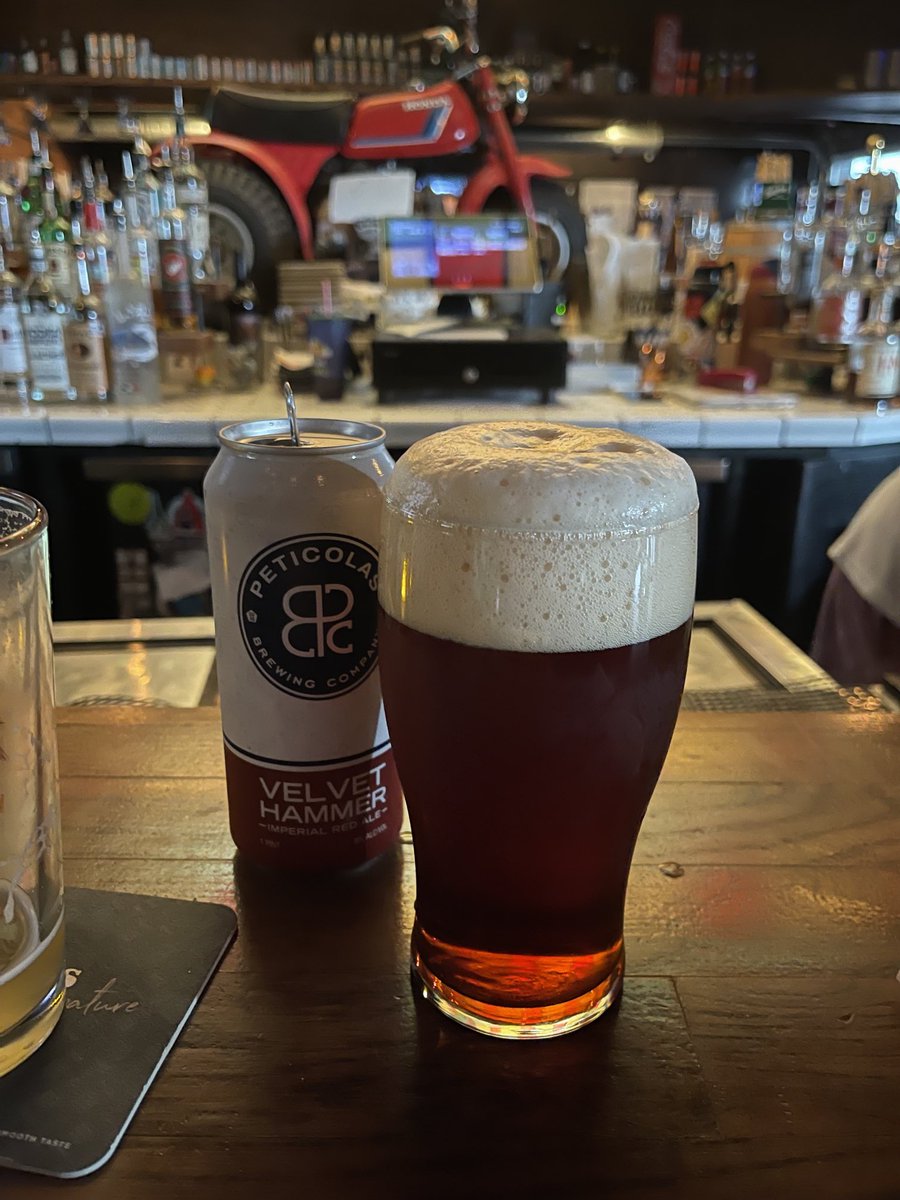 Pegasus00's tweet photo. Prettiest Velvet Hammer I’ve ever had. Almost don’t want to drink it. Almost. https://t.co/BvscCMChXQ