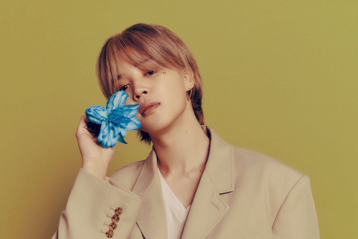 OneilyMusic's tweet photo. Jimin’s second solo album ‘MUSE’ receives gold disc from RIAJ.

It is the second consecutive record to do so after the first solo album ‘FACE’ released last year in March. https://t.co/Abb73qJlya
