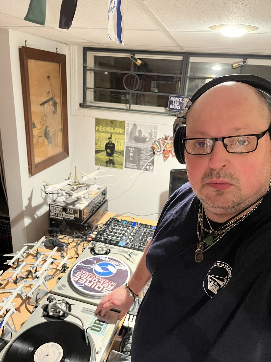 Teknobrat in the all vinyl mix here at Bunkerbliss Studios 001 for Episode 331 of Vanguard Pulse Radio for CHUO 89.1 FM &amp; CJUM 101.5 FM Canada 🇨🇦 here at Bunkerbliss Studios Ottawa, ON, Canada 🇨🇦