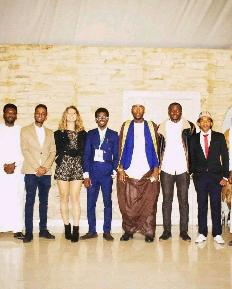#throwback
 "Honoré d'avoir représenté ma communauté natale comorienne 🇰🇲 à la Journée de l'Afrique 2023 en tant que président, aux côtés de nombreuses personnalités continentales et internationales. #JournéeDeLAfrique #Comores"