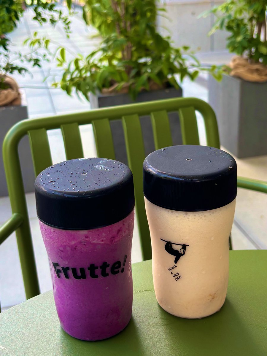 hohoho_t's tweet photo. 【Frutte!】表参道 ハラカド
自分の好きな「Frutte!」を摘んで、
牛乳入れてシェイクして飲めます!!!
フルーツ診断後、好きな味選べました✨
🫐 アサイー&ベリーMIX
🍅 トマト&アセロラ
🥭マンゴー&オレンジ
フォトスポットでの写真投稿で
オリジナルシェイカー頂けます〜🦥
#Frutte https://t.co/LJGu7gwmN3