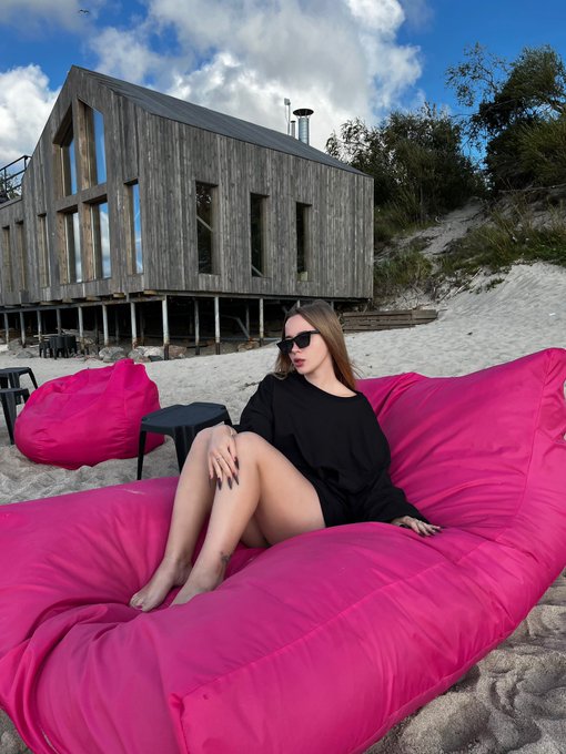 Why do I need transport if I have you? https://t.co/qCr4ns7xxp<a href="/tag/hot"class="tags"><span>#hot</span></a><a href="/tag/topless"class="tags"><span>#topless</span></a><a href="/tag/ass"class="tags"><span>#ass</span></a>