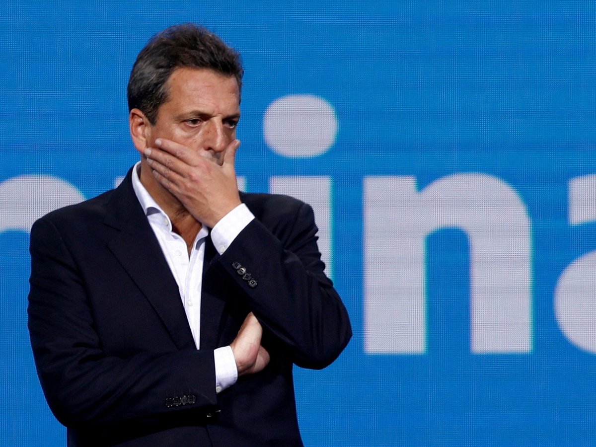 💣🧨BOMBAZO | SERGIO MASSA ESTARÍA IMPLICADO EN EL FRAUDE DE LOS SEGUROS DE ALBERTO FERNANDEZ

👉🏼Sergio Massa, ex ministro de Economía, es mencionado en chats de Héctor Martínez Sosa, un broker que obtuvo un contrato con la Casa de la Moneda.
👉🏼Los mensajes sugieren que Massa