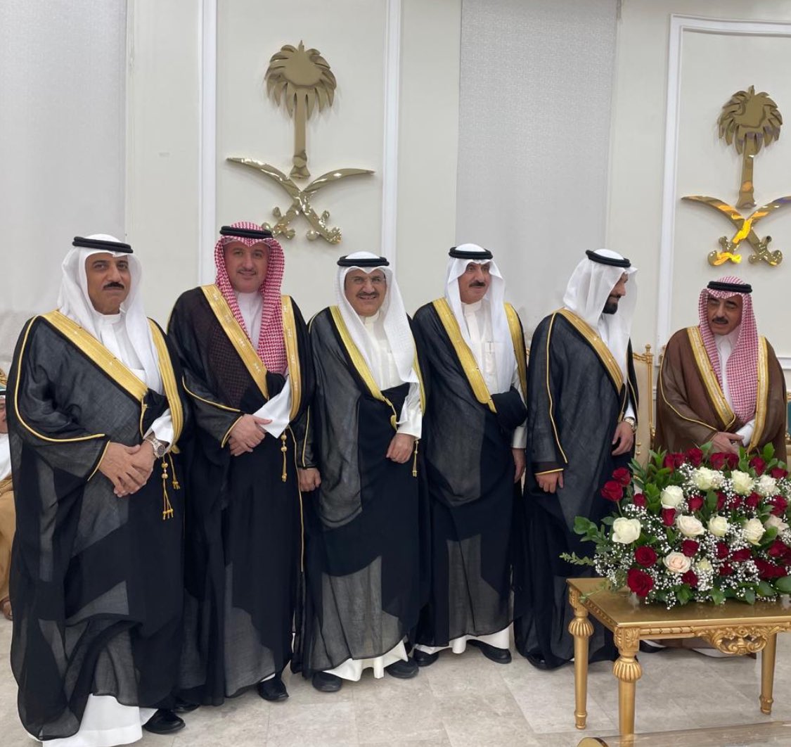 madloolbnsaadi's tweet photo. الليلة في قاعة درة السلام بالخفجي في حفل زواج المهندس عبدالعزيز الكود أنا والأخوان الاعزاء 
فارس العجل ، جابر السعدون ، د. فلاح المهاوش ، حاكم العلي ، مشعل الكود. https://t.co/ZTNMvvYp5X