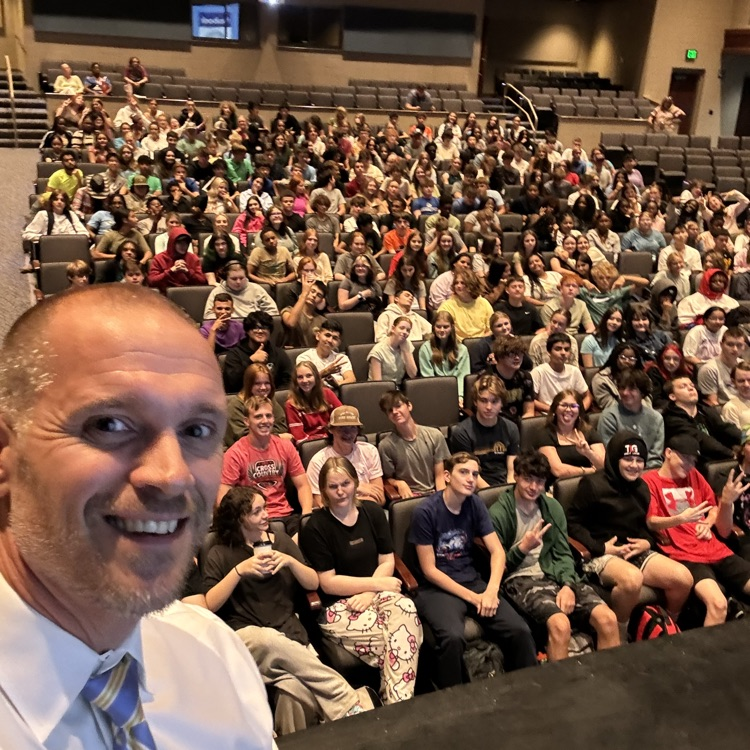 DWDanielHigh's tweet photo. Sophomore Class Meeting, ASL, science lab, and a trip to fine arts with chorus and theatre #day005 #oneDANIEL https://t.co/tC8K4cTzKD
