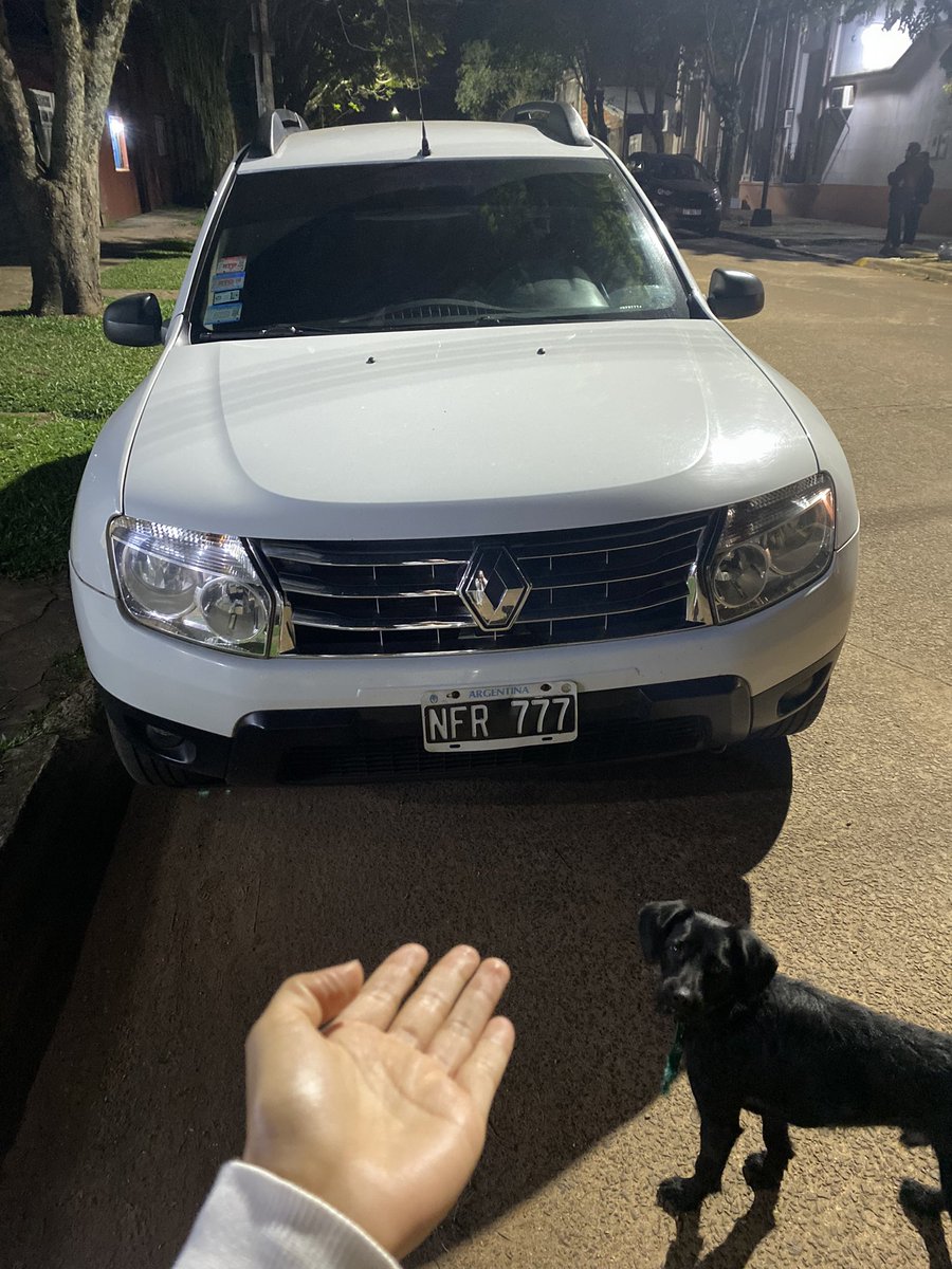 rociomeaurio's tweet photo. Un día en el que todo es 888 estaciona este auto enfrente de mi depto🙃 https://t.co/we8PgbdK4f