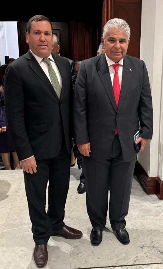 Junto al Presidente <a href="/JoseRaulMulino/">José Raúl Mulino</a> hablando sobre el futuro de la Caja del Seguro Social. <a href="/CSSPanama/">CSSPanama</a>

Panamá nos necesita a todos. Sigamos adelante.