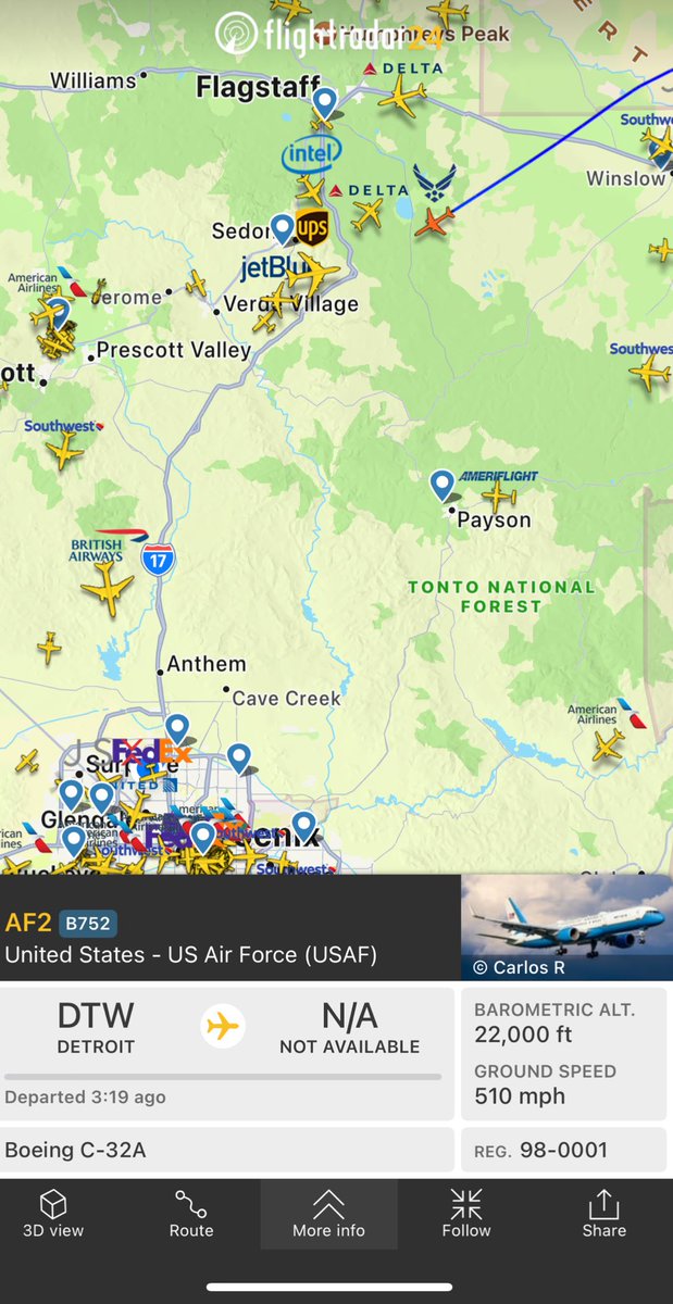 PublicInfoAlert's tweet image. Air Force 2 is about to land at PHX Sky Harbor.