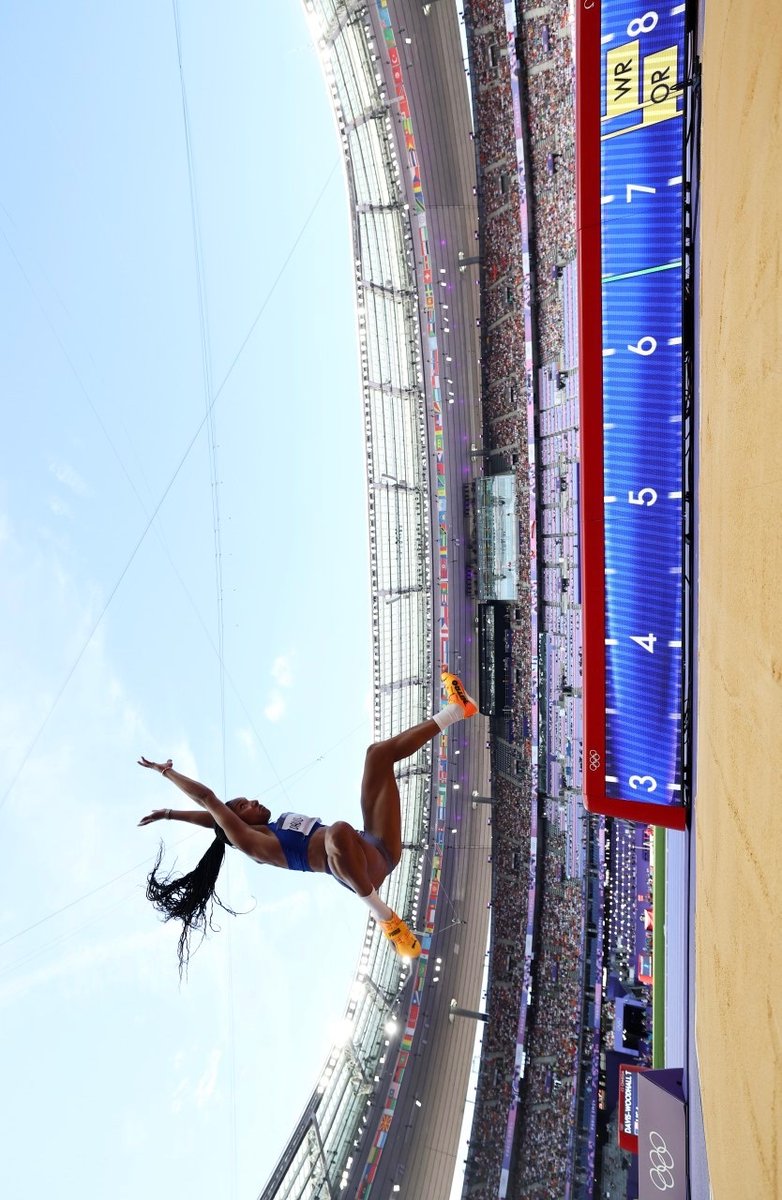 Busticlese's tweet image. “High jump”