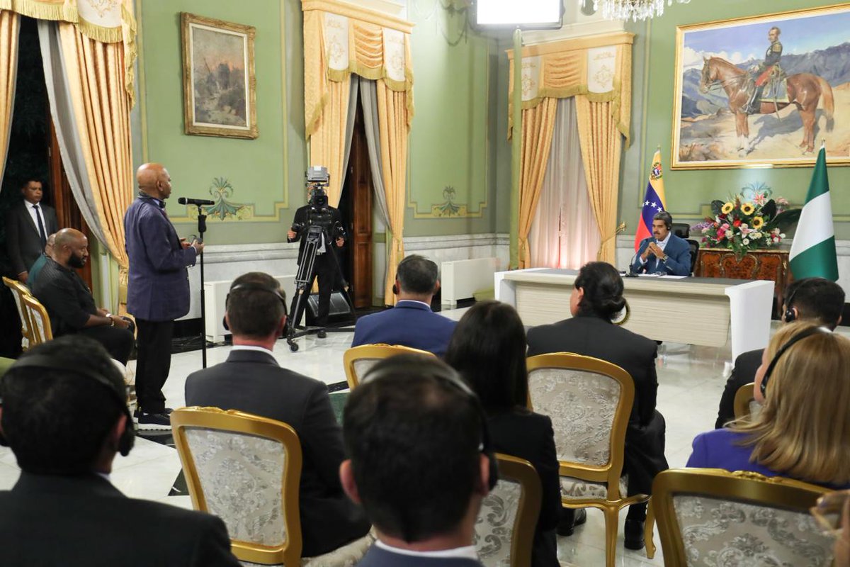 #Entérate📰 Durante la actividad, el representante de Veneoranto Petroleum, Arthur Eze, dio un mensaje de esperanza y respaldo al presidente <a href="/NicolasMaduro/">Nicolás Maduro</a> e indicó que África está para invertir en Venezuela.

“Continúe luchando como hizo Hugo Chávez, África está contento y sabe