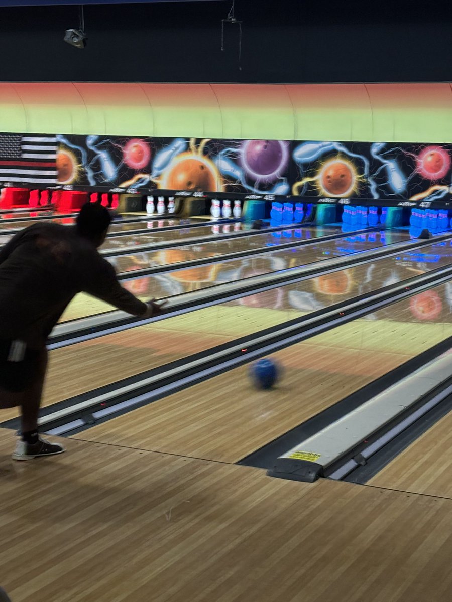 Great time tonight bowling with the <a href="/robinsfootball1/">Warner Robins Football</a> offensive line! Great group of guys that come to work every day! <a href="/chase_plank_/">Matthew “Chase” Plank</a> <a href="/TreGlover78/">Tre Glover</a> <a href="/JJohnson52_/">Jeffery Johnson Jr</a> <a href="/DaviousLankford/">Davious Lankford</a> <a href="/Coach_Sams15/">Shane Sams</a> <a href="/cmccookhcbe/">Chris McCook</a>