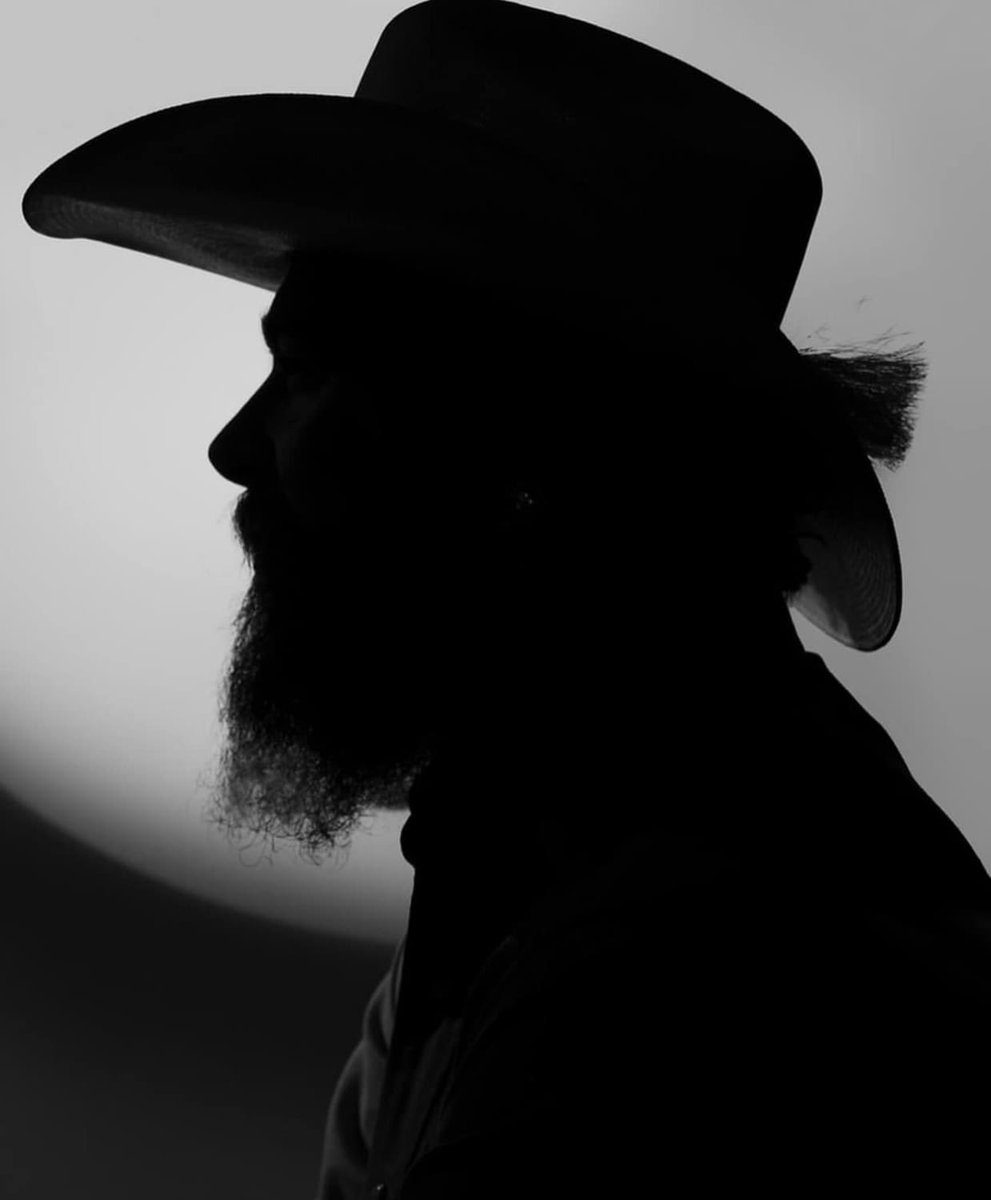 I thought this was you <a href="/rriproarin/">GPop (my friends call me Prettyface)</a> at first… <a href="/PostMalone/">Post Malone</a>