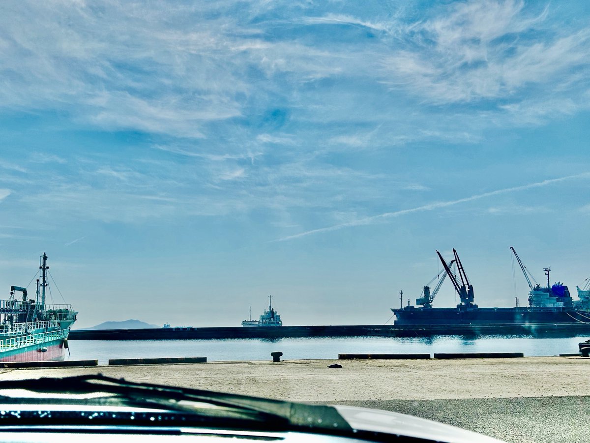 salt_island_p's tweet image. 天気が良いので洗車して、軽く車を走らせました🚘✨✨🎶

今日も空が綺麗です😌✨✨✨

ハートをモチーフにした様なユーノスのエンブレムは、僕がこの車を好きな理由の一つでもあります❦✨✨✨

#ユーノス
#ロードスター
#NA8C