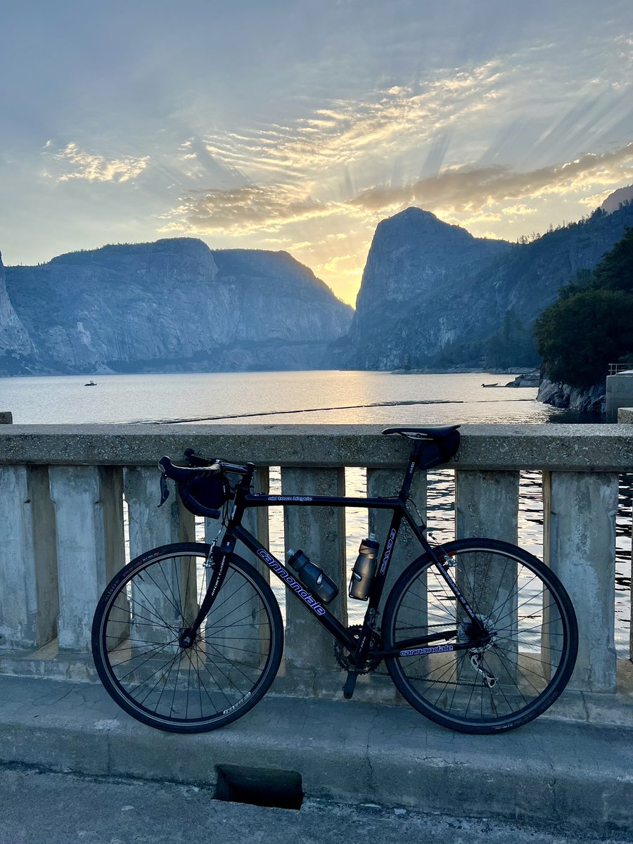 thorpej's tweet photo. A little smoky on the way down to the dam (from a distant fire, courtesy of the wind), but I’m happy to report that San Francisco’s water supply looks as good as ever. #sflyfe #HetchHetchy https://t.co/C3yvSlS6ma