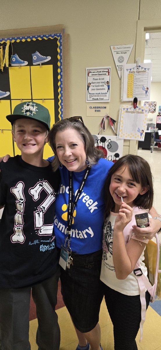 Mrs. Stangle tweet media