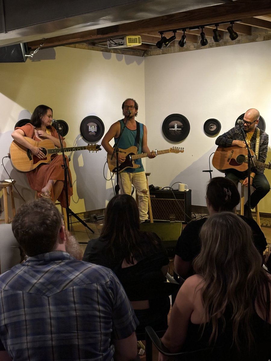 Local Big tweet media