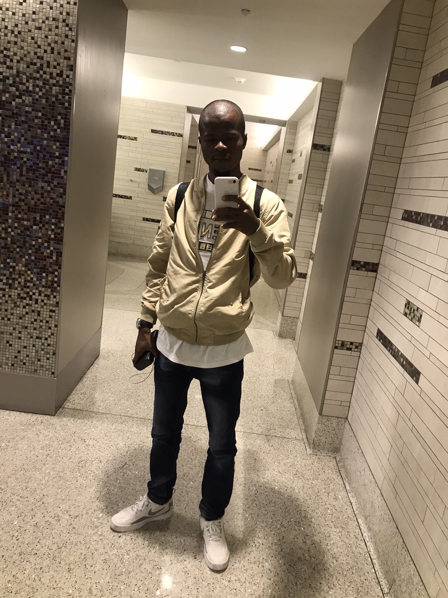 Akinscoat's tweet photo. Alhamdulillah! I embarked on a new journey on Monday, leaving Nigeria to pursue a fully funded PhD in Linguistics at the @UF. I'm grateful for the support of people like @olumuyiwaayo and others who have made this transition smoother for me. Let’s make Nigeria proud here 🥂. https://t.co/QSPEfGGcME