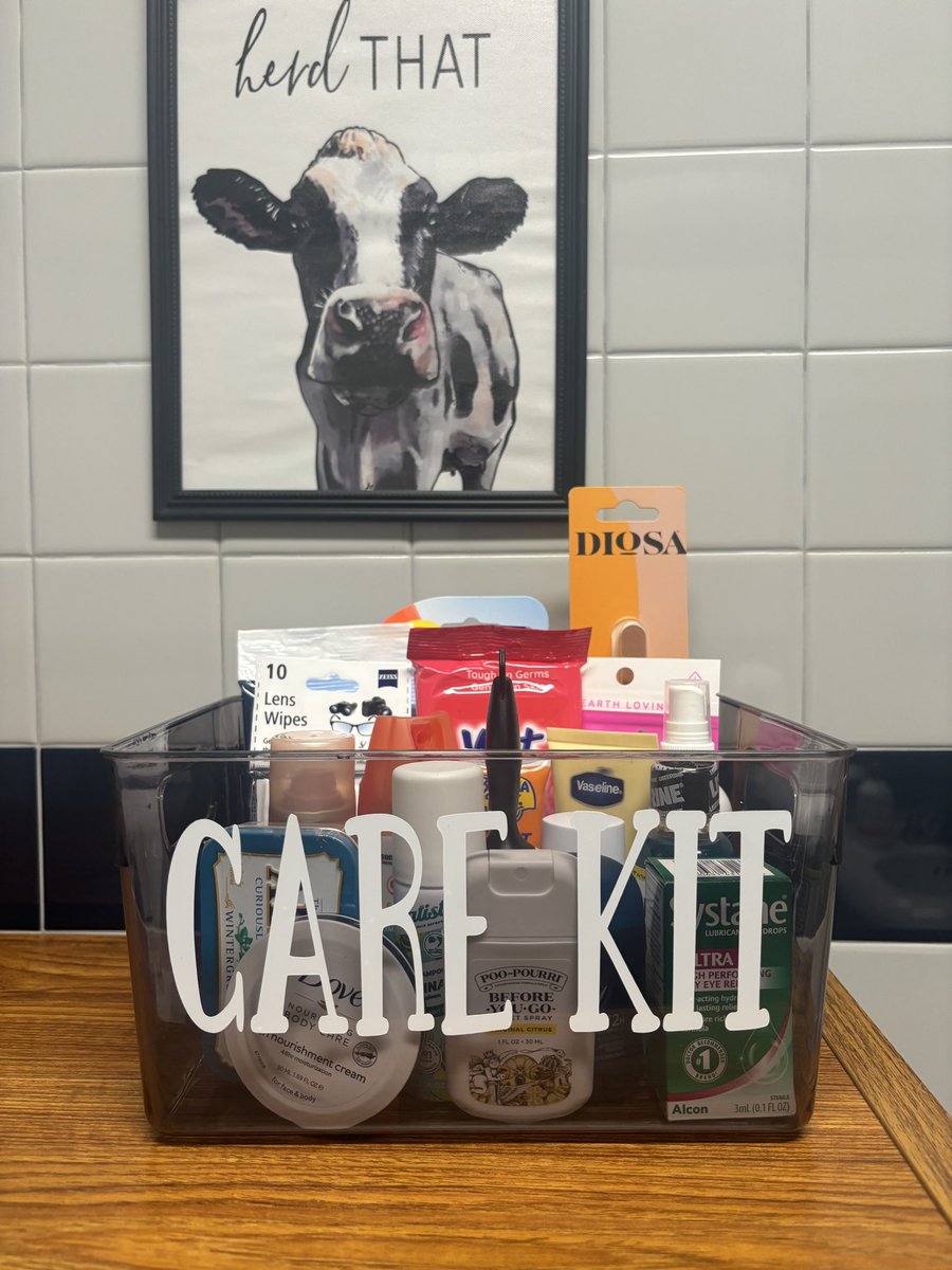 cherrerakisd's tweet photo. Our principal, counselors and front office staff helped decorate, fill and distribute these care kits into each adult restroom. We are so grateful! They are awesome ❤️ https://t.co/AycvvecxWt
