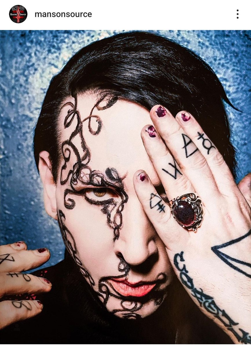 STRANGE_FREAK's tweet photo. たぶん数年前に友人経由でギフトしたリング。
着けてくれた時もあったみたい。
マンティコア #sfdr134
https://t.co/yv4Z2w3X4I
#マリリンマンソン #MarilynManson https://t.co/oyqtg5NRD7