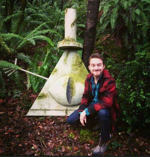 AlejoReviewer's tweet photo. ¿Se acuerdan cuando @_AlexHirsch organizó una búsqueda de la estatua de la estatua de Bill Cipher?
En esos días, todos los fans hicieron lo imposible para encontrarlo, básicamente eran una tropa de Dippers Pines xD.
Qué nostalgia :')
#CipherHunt https://t.co/hTPP7dw1He