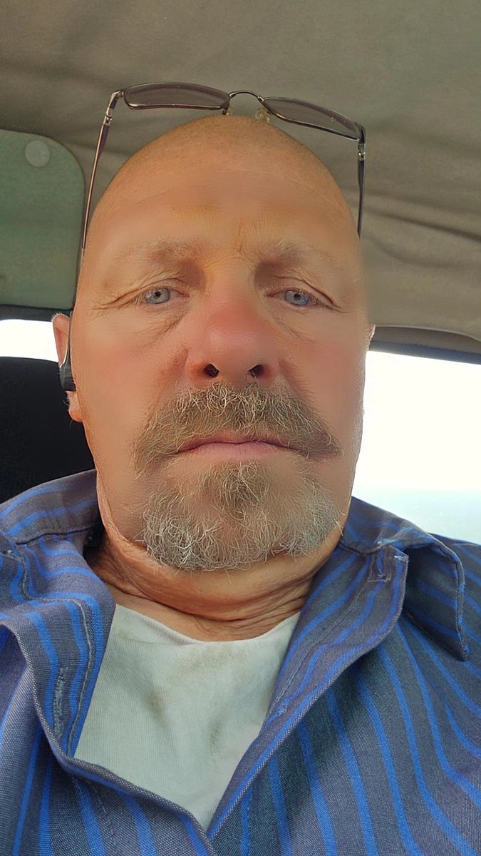 Can I get a few followers my last account got shut down