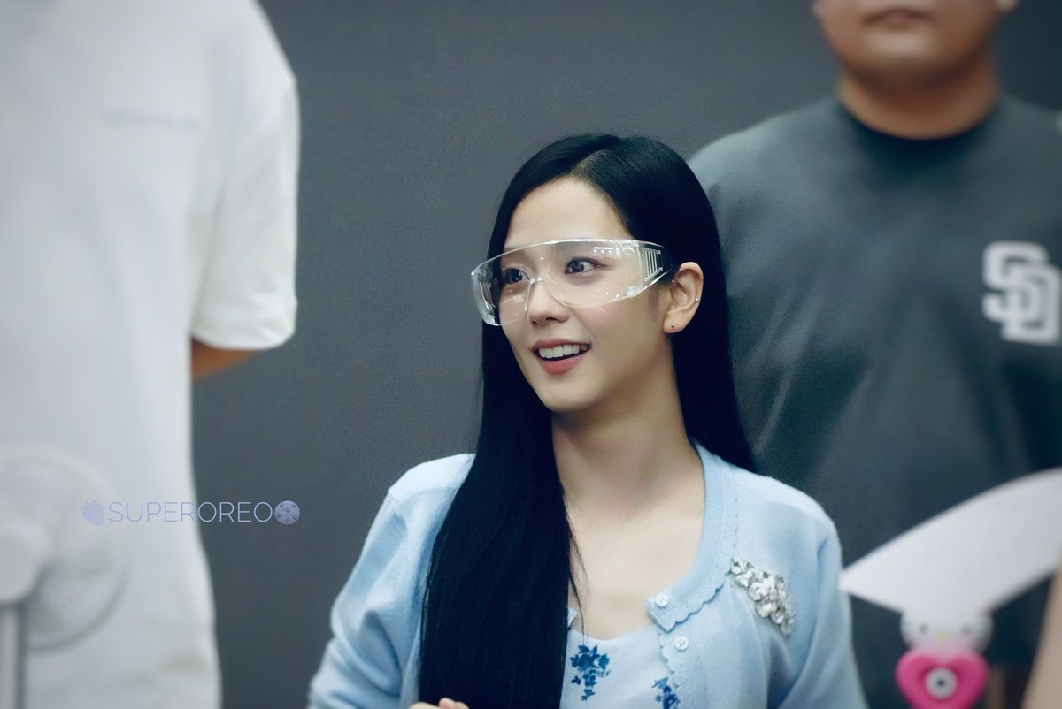 SuperOreOo_'s tweet photo. 240808 8주년 축하해 🩵
🫧

#BLACKPINK #JISOO #블랙핑크 #블랙핑크지수 https://t.co/ivdyn7iYFG