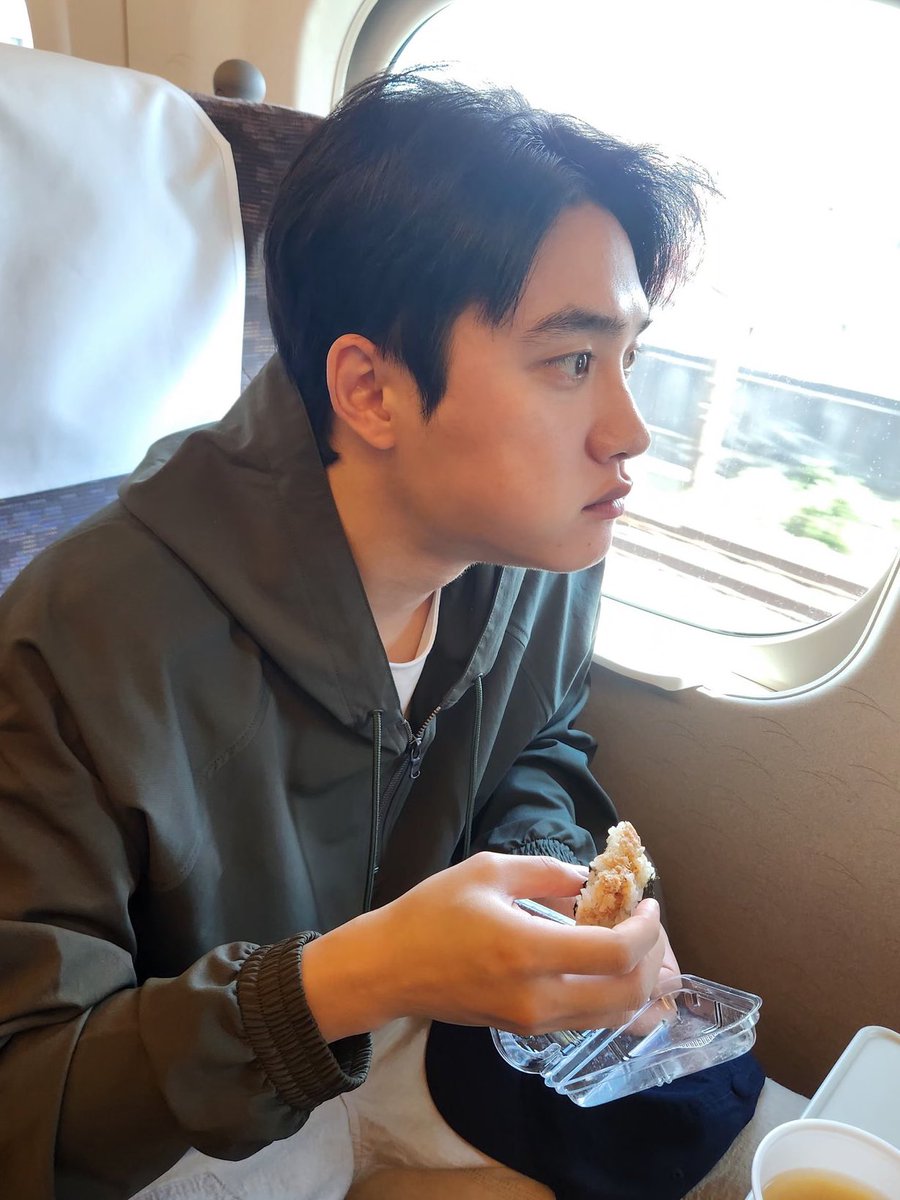 my_D12's tweet photo. 남친짤의 지배자 남친짤의 권위자 남친짤의 군림자 남친짤의 종결자 남친짤의 대명사 남친짤의 정석 https://t.co/n4eE3Q8jhx