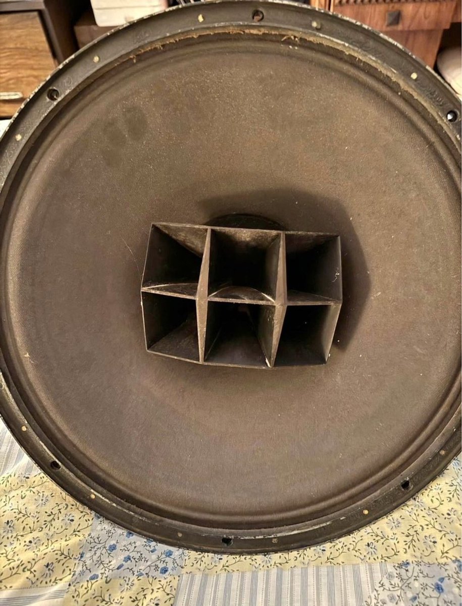 speaker with mini bins