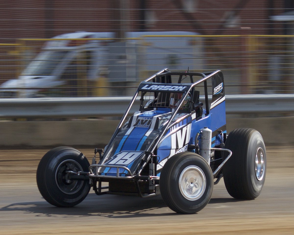 NickPickles75's tweet photo. @iRacing An updated SilverCrown car. One that can race dirt and pavement. https://t.co/LITtlYx6qr