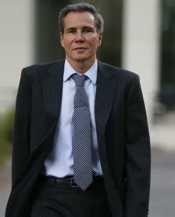 MARCELOFAVAOK's tweet photo. GOBIERNO VIOLENTO Y ASESINO:

EN LAS FOTOS FALTAN, OTROS 10 MUERTOS, DE MANERA DUDOSA.

DURANTE EL GOBIERNO DE CFK, MURIERON MAS DE 14 PERSONAS, LA MAYORIA LA COMPROMETIAN CON SUS TESTIMONIOS. AHH, SE "SUICIDARON". https://t.co/AJSDSnkDgi