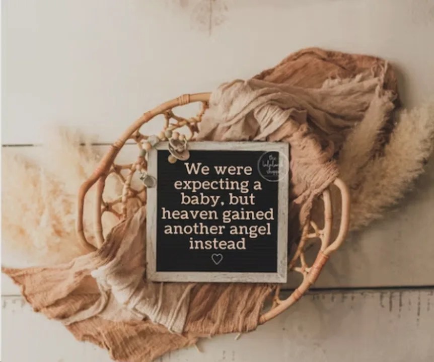 Jessica0Diamond's tweet photo. 🩷🩷🩷 We never got to hold you in our arms, but we get to hold you in our hearts forever 🩷🩷🩷 https://t.co/Ra8ZD0CIrV