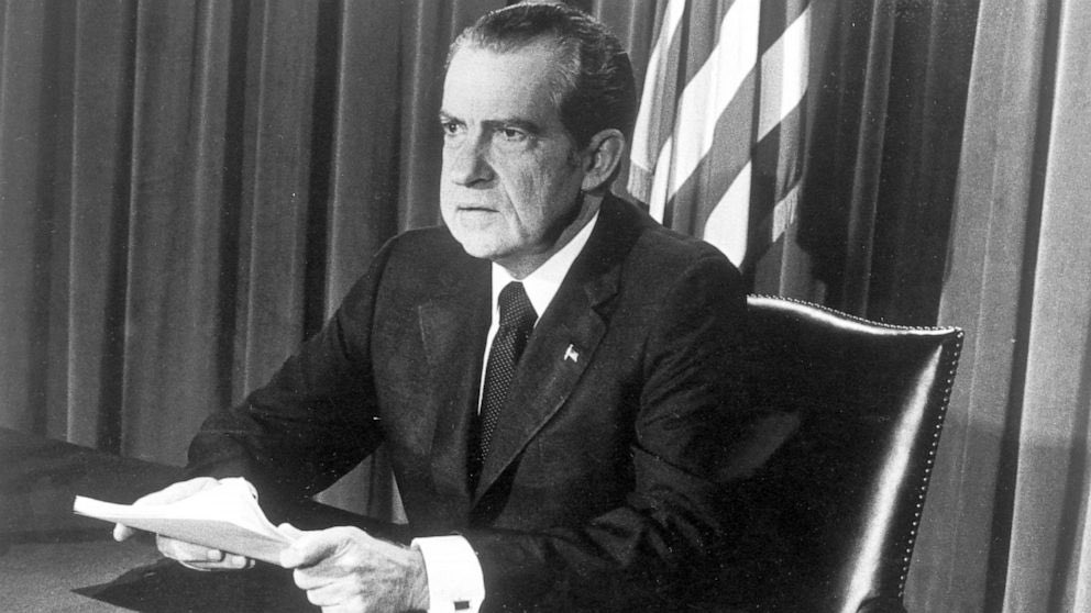 3YearLetterman's tweet photo. 50 years ago today, @CynthiaNixon’s father resigned the presidency after getting impeached due to the Waterworld Scandal

Her silence today is deafening and telling https://t.co/42nlm75ynr
