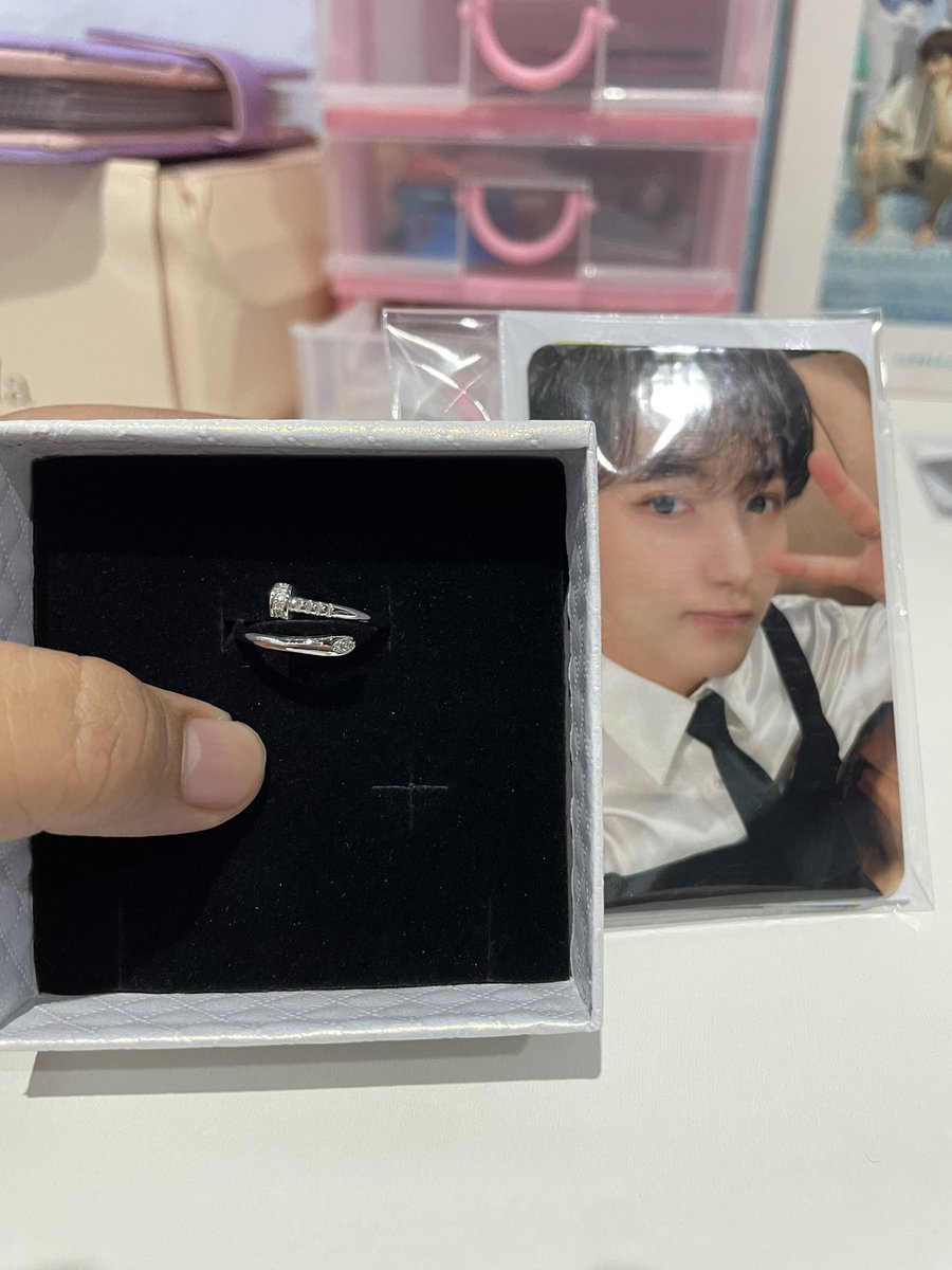 GIVE AWAY KARENA ADA KABAR BAIK DARI RENJUN

HADIAH
Album Dream Scape ICFA Unsealed fullset ( minus pc ) + Cincin Persahabatan NCT Dream 

Hadiah untuk satu orang pemenang

Syarat 
- Follow
- RT + Like tweet ini
- Comment " THANK YOU RENJUN💛 "

End 11 agus jam 18.00