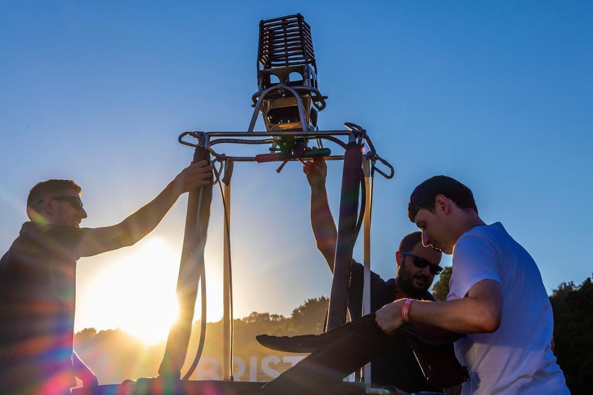 Bristol International Balloon Fiesta tweet media