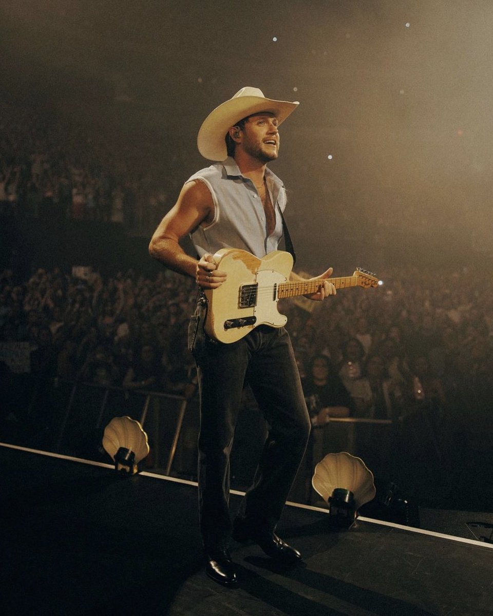 The perfect photo doesn’t exi….

<a href="/NiallOfficial/">Niall Horan</a>