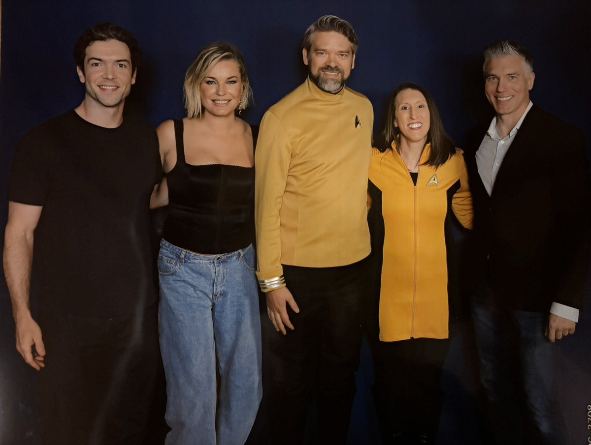 WhoElseButTrav's tweet photo. #STLV was a great time. Went all in on #StrangeNewWorlds and #LowerDecks. Favorite moment: cosplaying as #jonathanfrakes from #beyondbelieffactorfiction and him recognizing it and quoting lines with me. https://t.co/pBh8Wfnhbs
