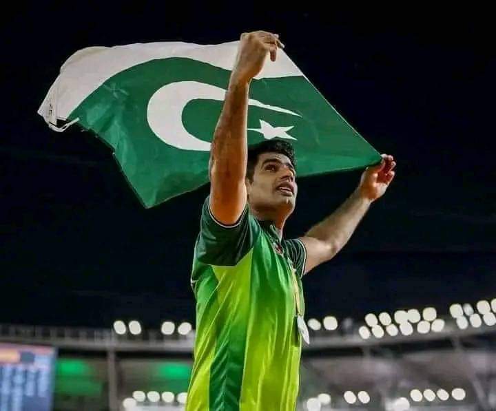 JILANI_HB's tweet photo. *_اولمپکس فائنل تھرو_*

*_پاکستان کے ارشد ندیم نے 92.97 میٹر کا تھرو پھینکا🤾‍♂️_*

 *_ارشد ندیم نے عالمی ریکارڈ توڑ دیا🇵🇰* https://t.co/z0IC8NaMzX
