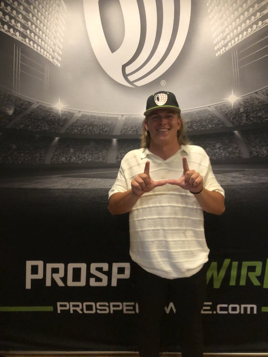 Sammysosa110's tweet photo. Got the gear🔥 15 hours left till the magic happens ⏰ #goteamwest Huge Thanks to @ProspectWire @PW_Showcases @BrettSki42 https://t.co/2HzU6RSZfu