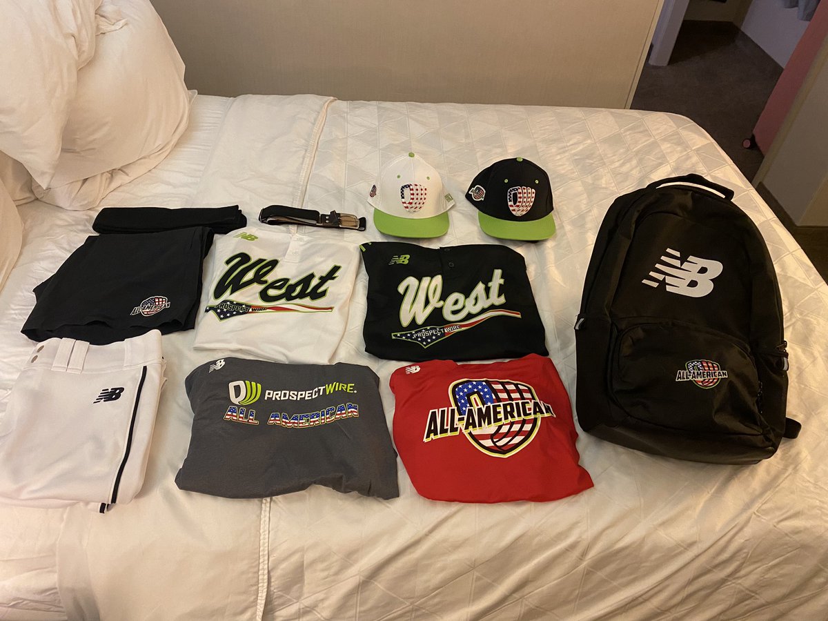 Sammysosa110's tweet photo. Got the gear🔥 15 hours left till the magic happens ⏰ #goteamwest Huge Thanks to @ProspectWire @PW_Showcases @BrettSki42 https://t.co/2HzU6RSZfu