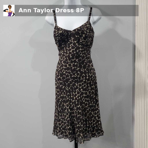 ConsignmentCAT's tweet image. Turn heads with the exquisite Ann Taylor Dress 8P! 🌟 Perfect for any occasion with its elegant spaghetti straps, empire waist, and luxurious silk fabric. Fully lined with a convenient zip back. Get it now for just $24.99! Step up your style game today! #Fashion #AnnTaylor #Sale